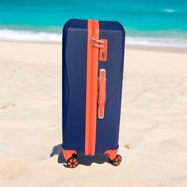 Travel trolley bags / luggage bags 13