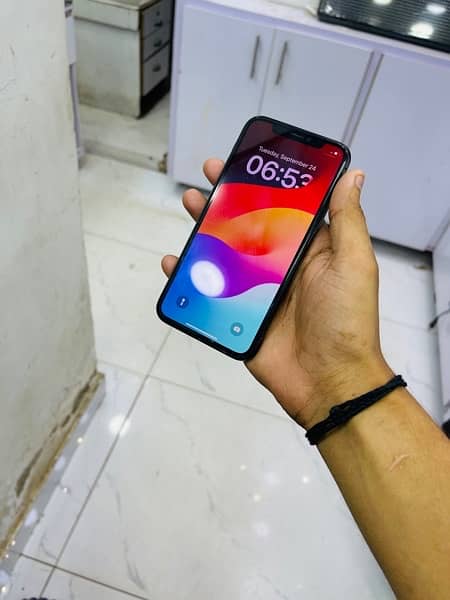 iphone 11 pro gray NON PTA 1