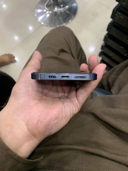 I phone 13 pro max pta Approved 128GB 10/10 condition 4