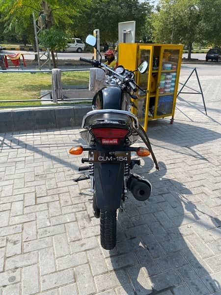 yamaha ybr 125g 2023 with jaikin helmet 4