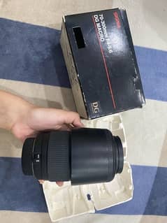 Sigma 70-300mm F4-5.6 DG MACRO with waranty card and manual