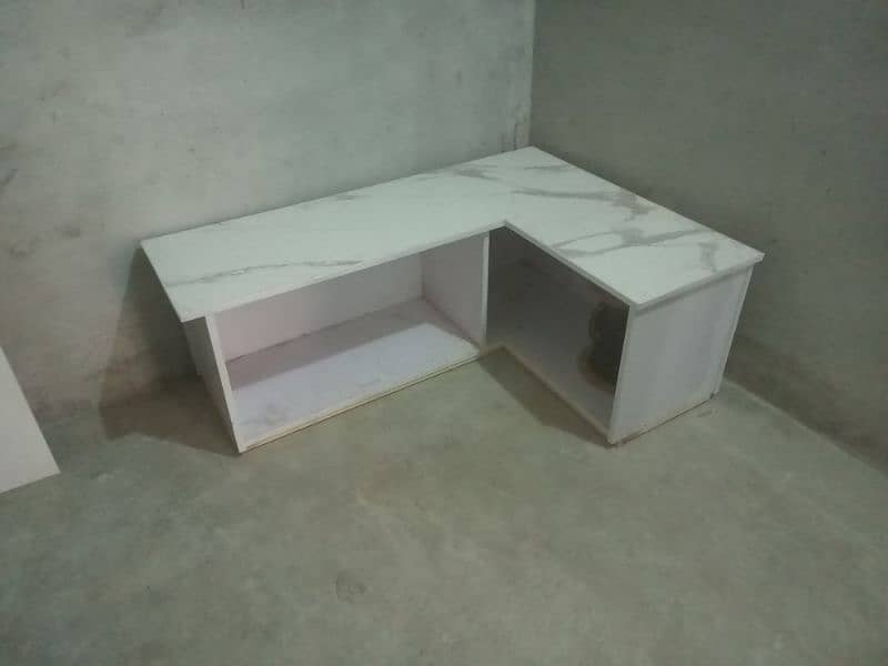 Shop counter + Side Table 3