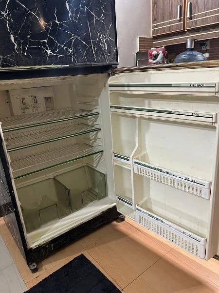 Fridge full size, running and clean condition 6