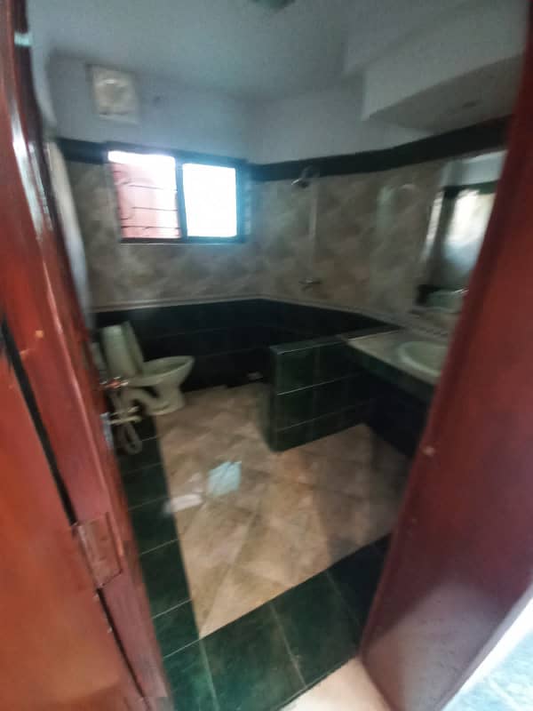 10 Marla House Upper Portion For Rent with Lower Lock in Phase 3 DHA Lahore 1