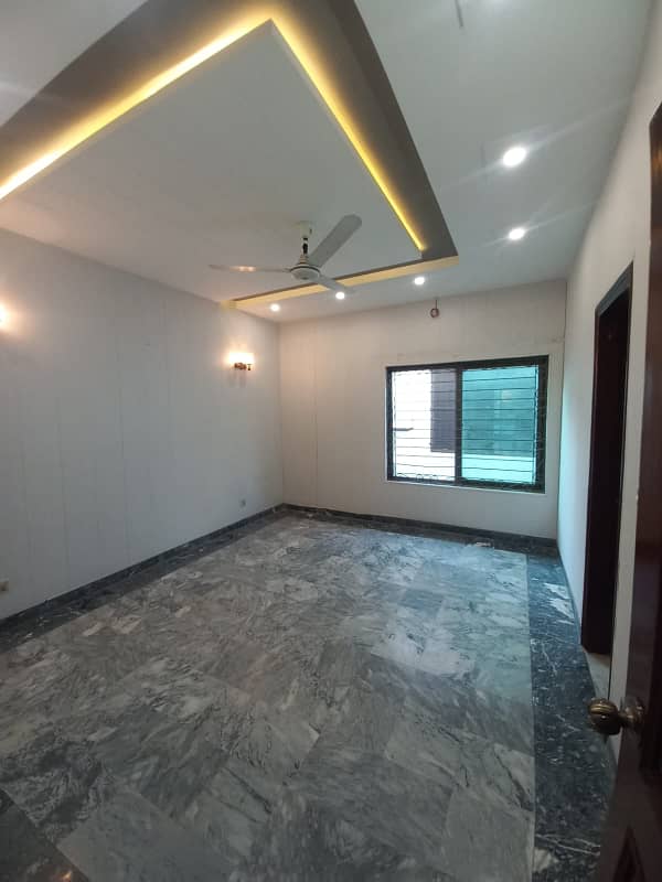 10 Marla House Upper Portion For Rent with Lower Lock in Phase 3 DHA Lahore 5