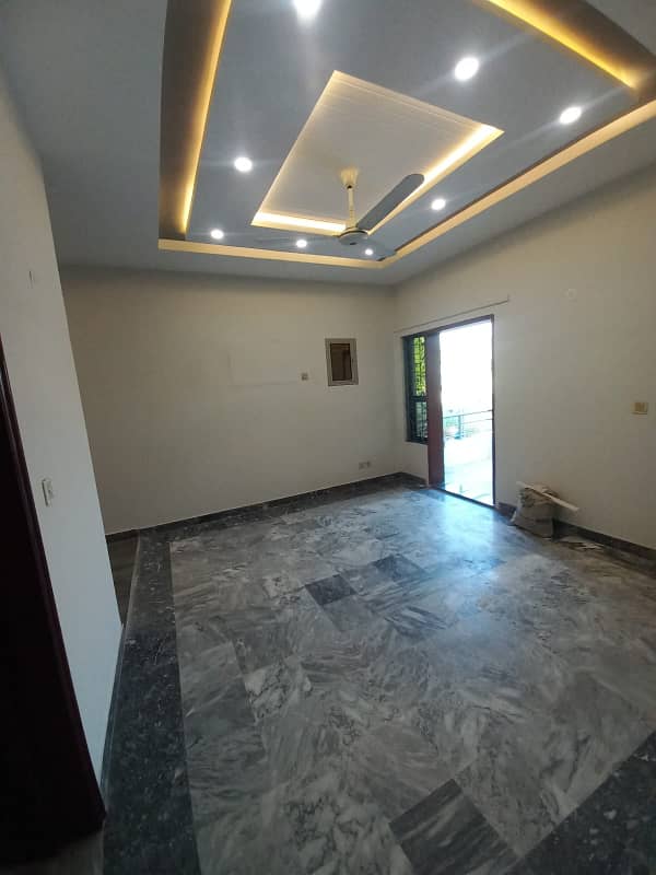 10 Marla House Upper Portion For Rent with Lower Lock in Phase 3 DHA Lahore 8