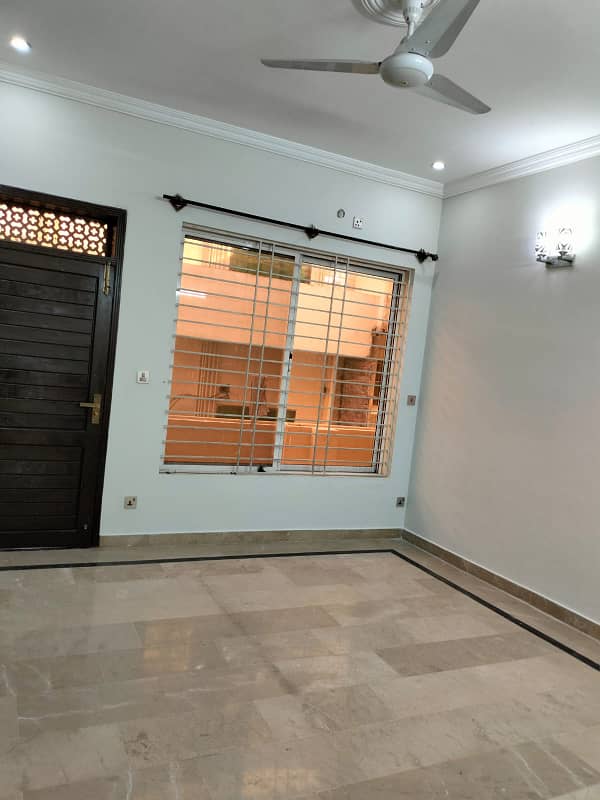 i 8 basement available for rent marble flooring one car parking 2