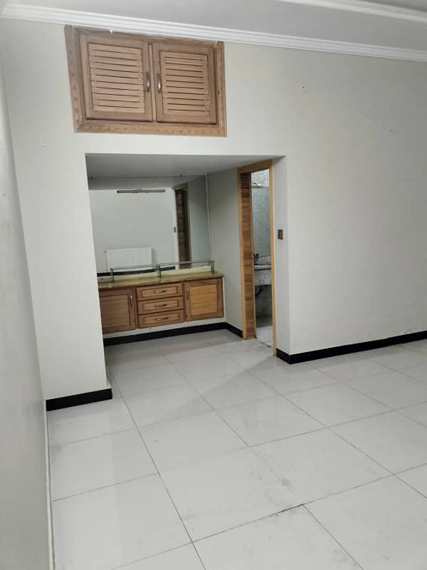 i 8 basement available for rent marble flooring one car parking 4