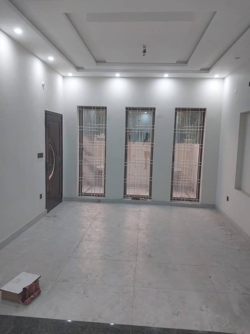 10 Marla house Available for rent in overseas b block Bahria town 0