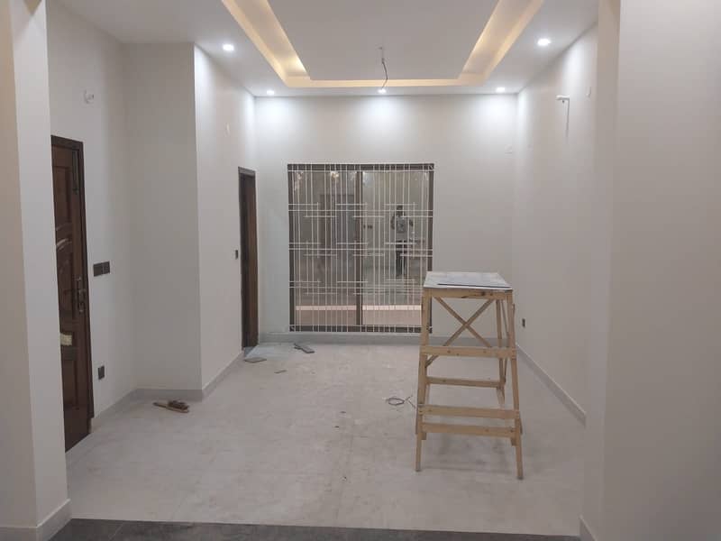 10 Marla house Available for rent in overseas b block Bahria town 3