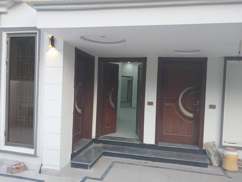 10 Marla house Available for rent in overseas b block Bahria town 5