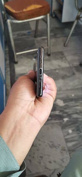 Google pixel 6 pro 8/128gb non pta gaming phone finger disable hai 3