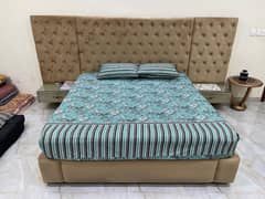 skin colour valvet and wood bed set 0