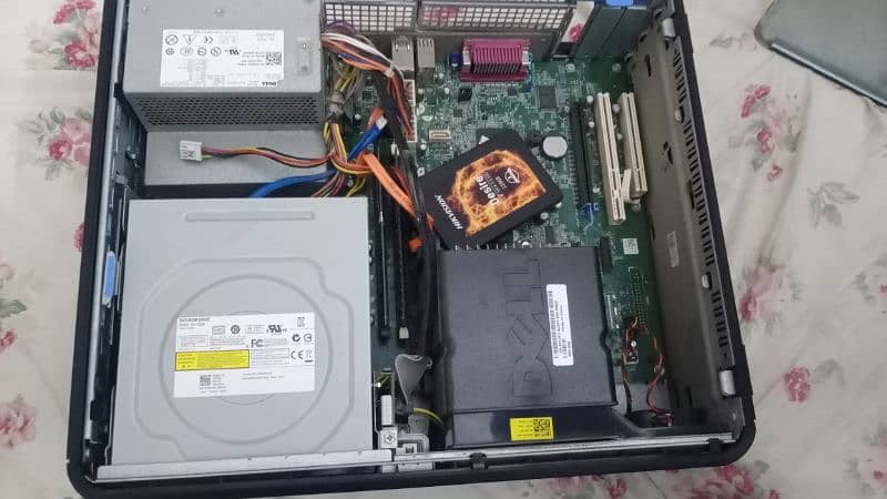 Coure 2 Duo 4Gb ram 128gb SSD 200 Gb hard drive 5