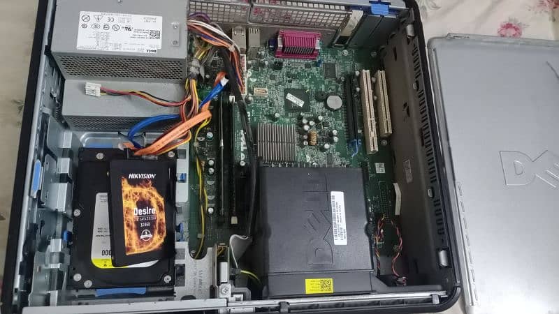 Coure 2 Duo 4Gb ram 128gb SSD 200 Gb hard drive 8