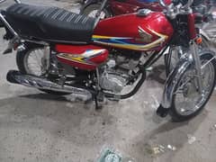 For sale Honda 125 . . contact 03034868607