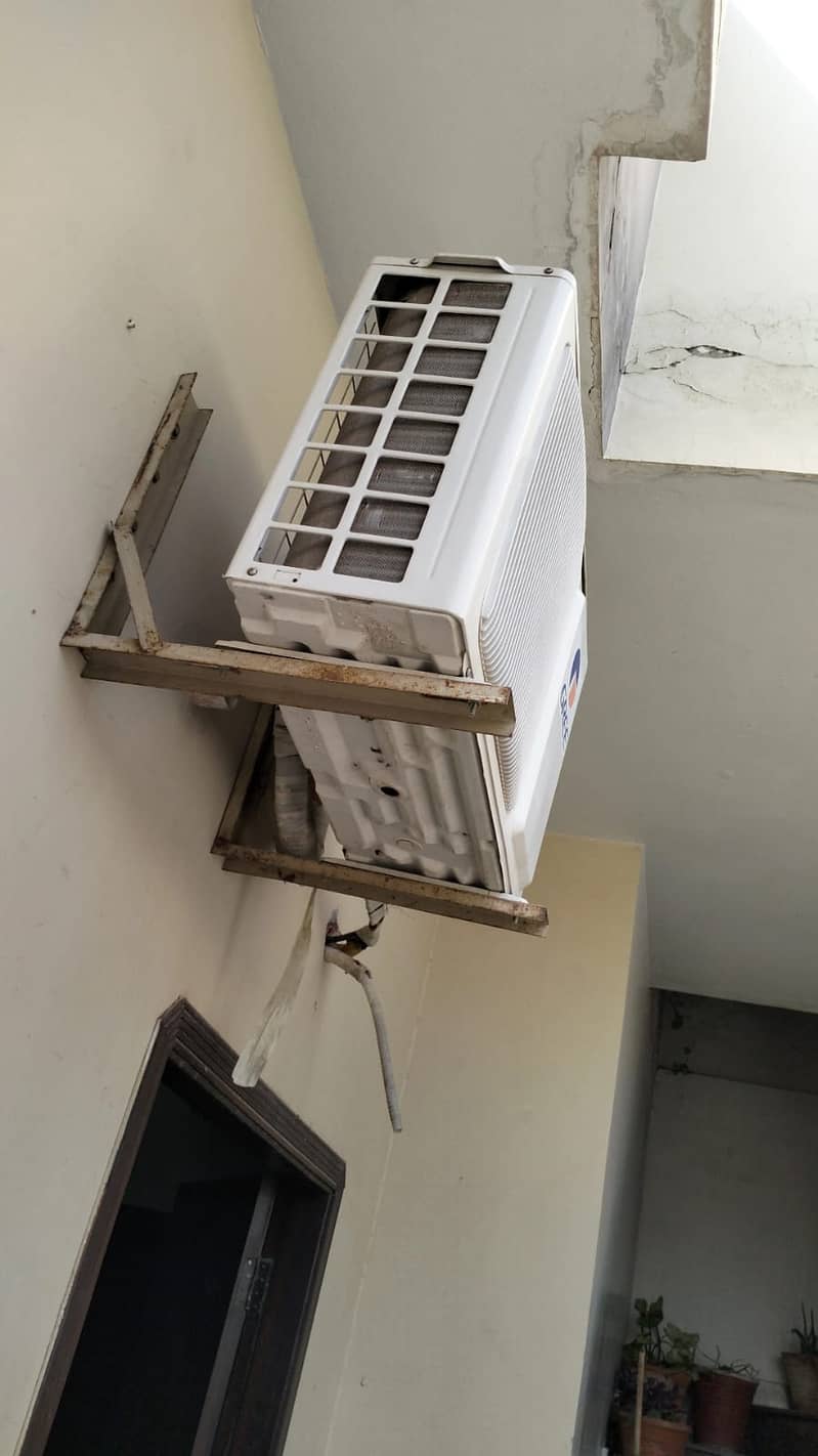 Gree AC in good condition for sale 4