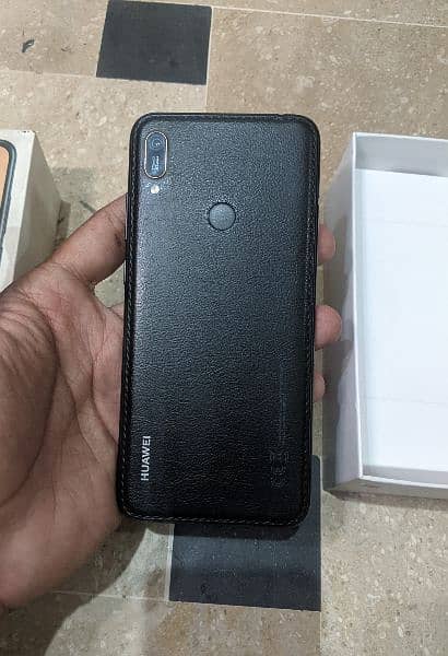 Y6 Prime 32GB with box like y7 bought in 2020 1