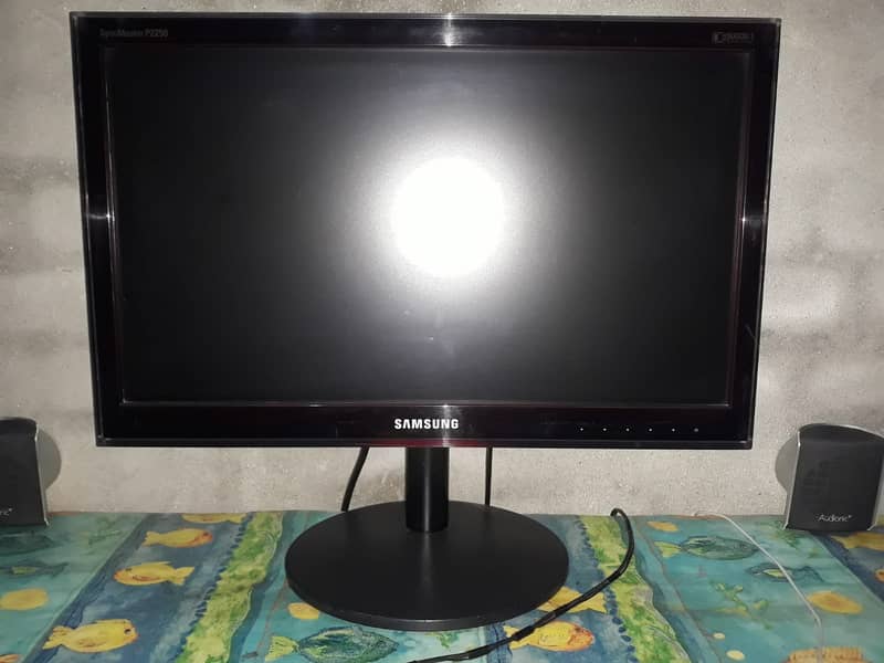 Samsung LCD 24 inch 1