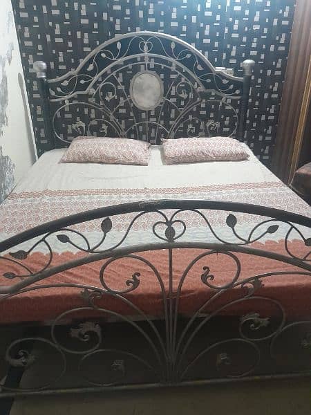 Iron Bed king size 1