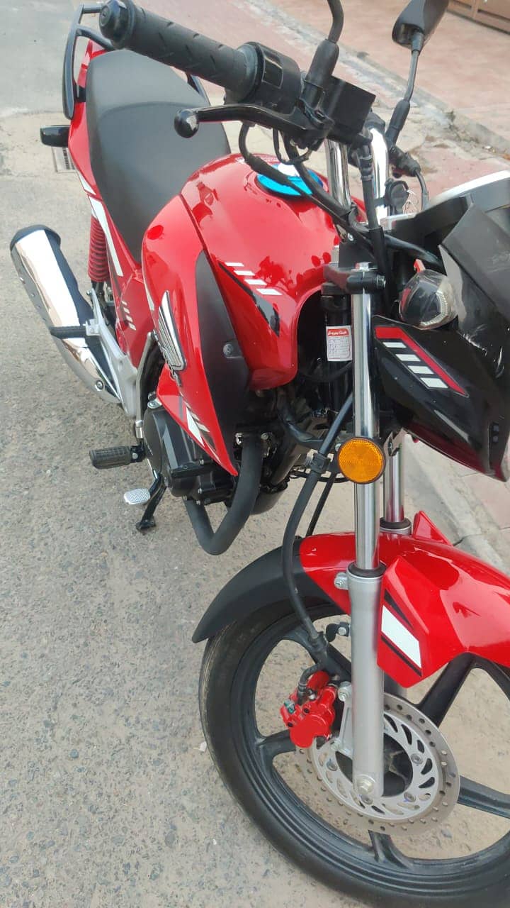 Honda CB 150F 2024 8