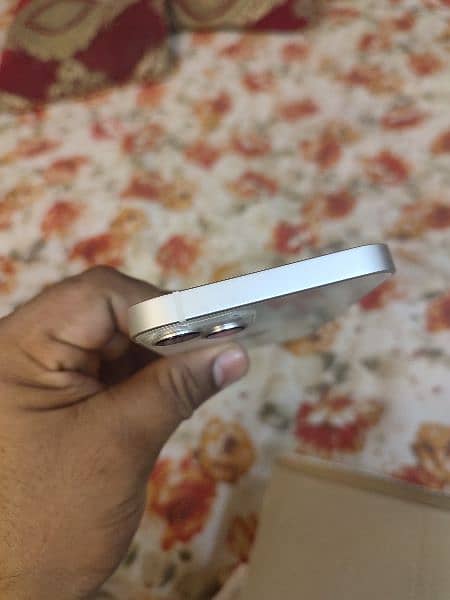 iphone 13 sim lock 128GB 4