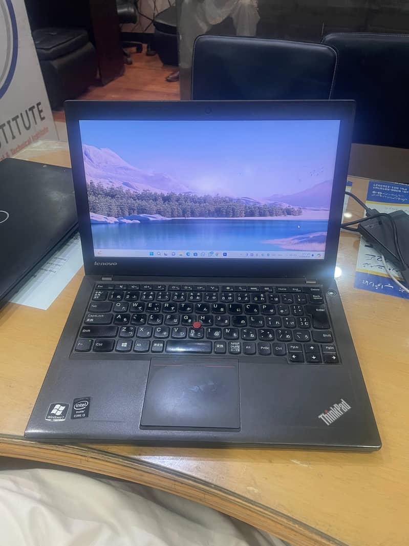 Lenovo ThinkPad X240 - Laptop 0