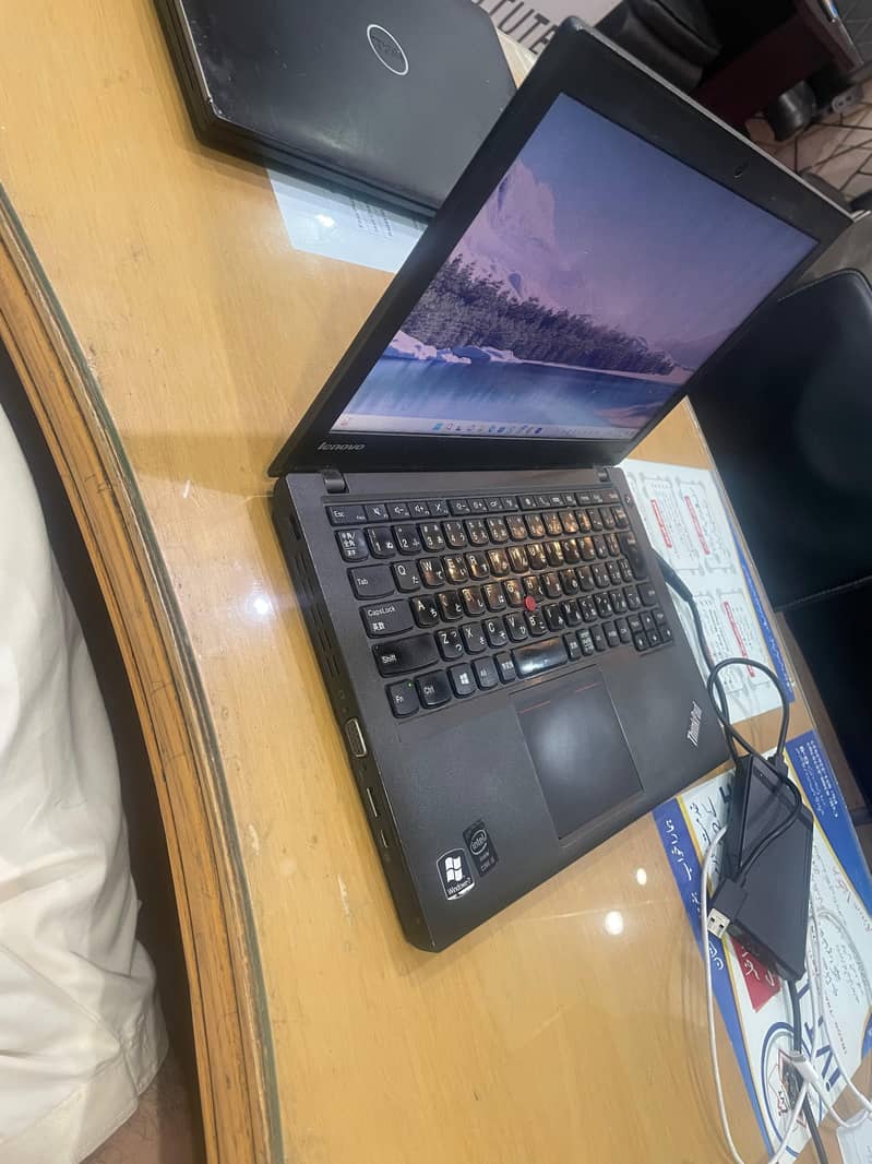 Lenovo ThinkPad X240 - Laptop 1