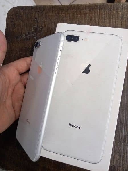 iPhone 8 Plus 2