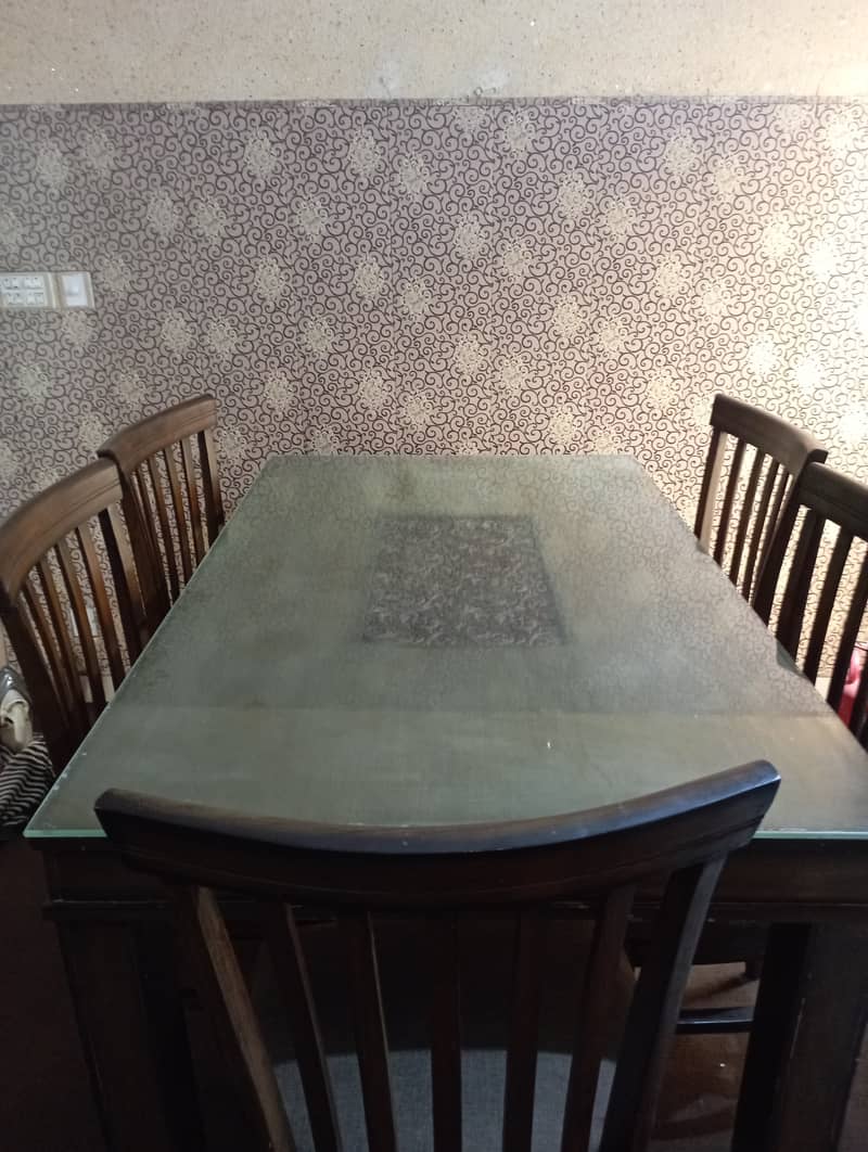 Slightly Used Modern Style Dining Table set for urgent sale 2