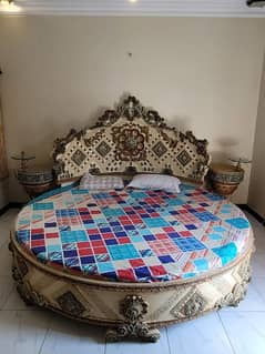 bedroom furniture/ a bed set