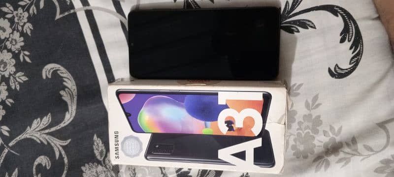 Samsung Galaxy A31 0