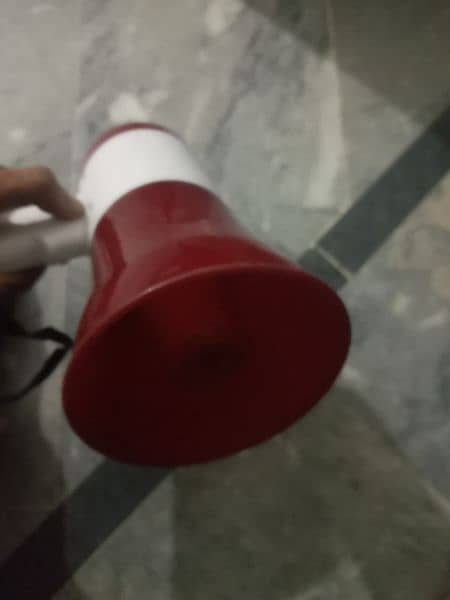 Megaphone 1