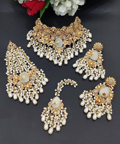 Bridal jewelry set . . . . . 1