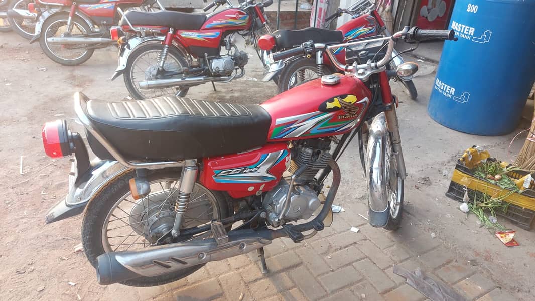 Honda CG 125 2023  1 lac 80 thousand 5