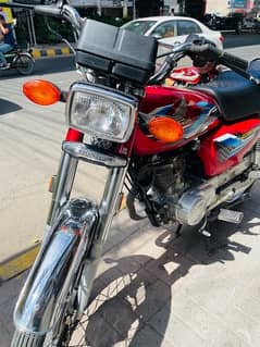 Honda125 excellent condition look like new 1st hand 1st owner