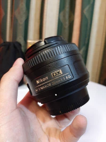 Nikon 35mm 1.8 G DX Lens 1