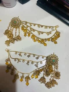 earrings bindi