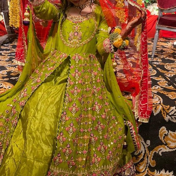 girls mehndi dress 1