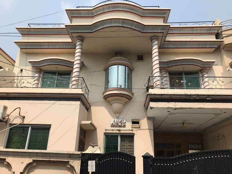 Allama Iqbal Town Karim Block 10 Marla Full House For Rent 2