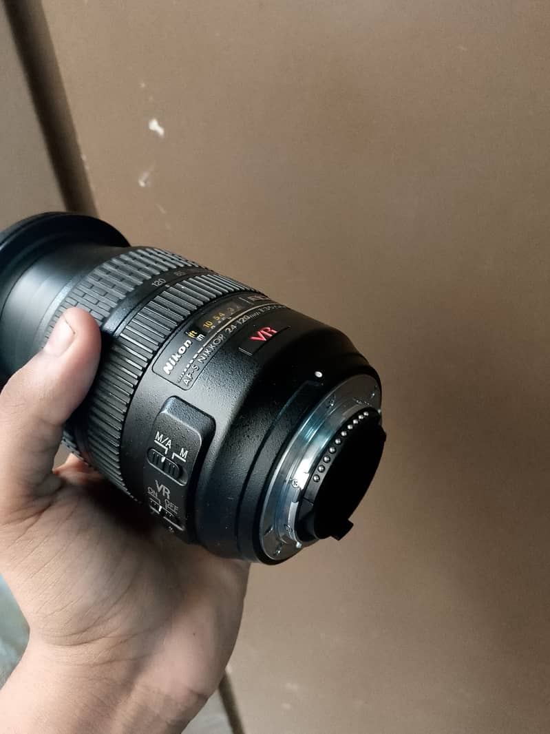 Nikon AF-S NIKKOR 24-120mm ED VR Lens 3