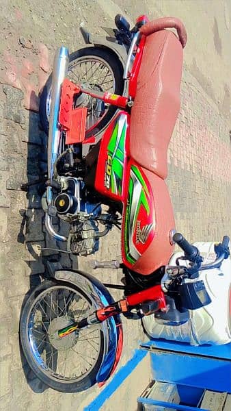 Honda bike 10\10 condition new bike location kabirwala 1