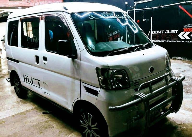 Daihatsu Hijet 2013 / 17  Automatic 1