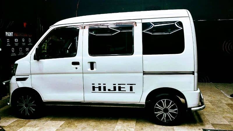 Daihatsu Hijet 2013 / 17  Automatic 2