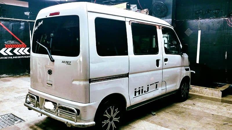 Daihatsu Hijet 2013 / 17  Automatic 5