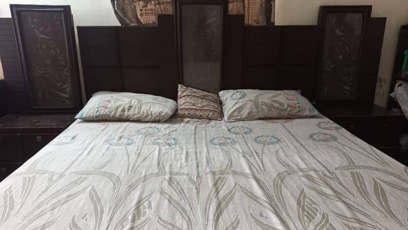 Bedroom Set Available to Sale 1