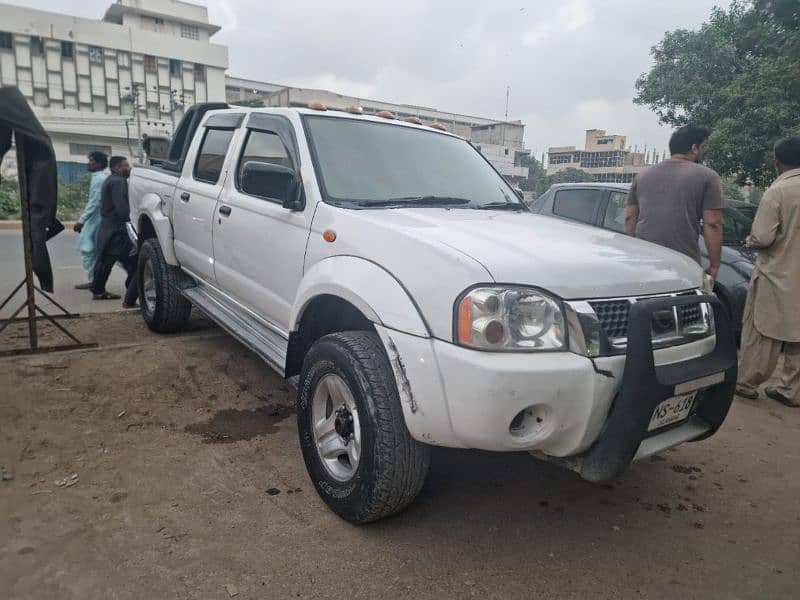 Hilux Nissan Navara 2008 double cabin Suv / pickup / truck 9