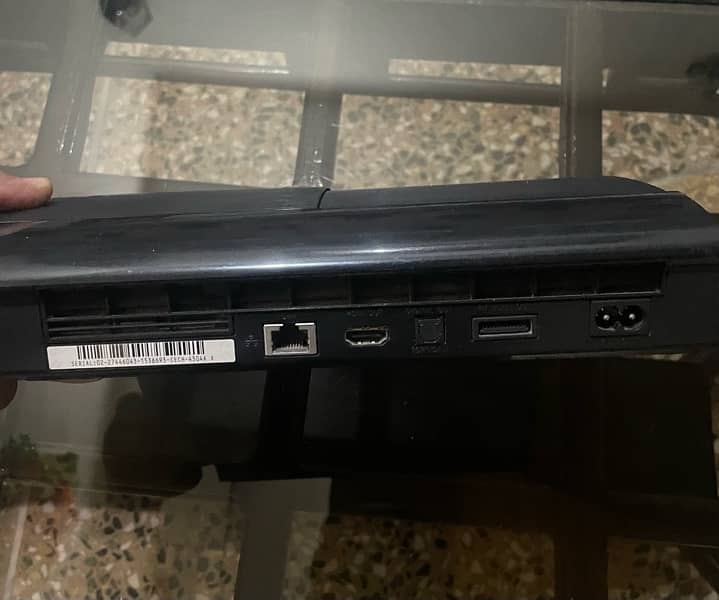 PS3 Super Slim 1