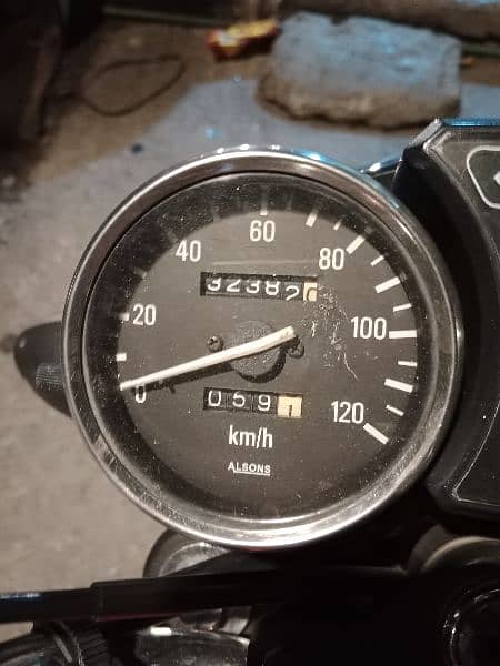 Suzuki GS 150 4