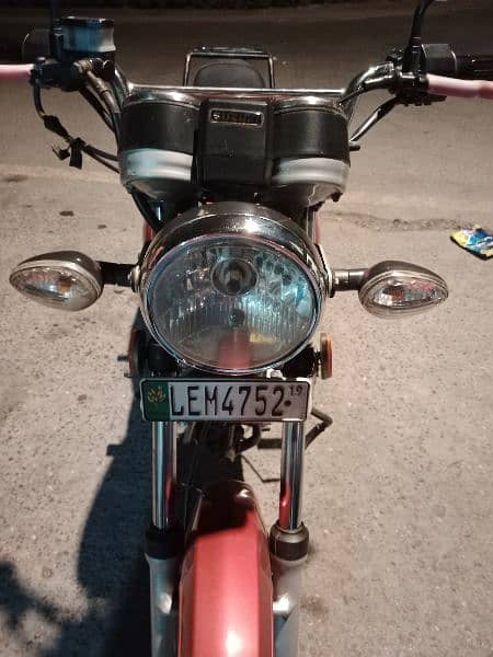 Suzuki GS 150 8